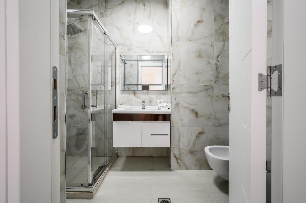 Miku Apartment-Modernly Designed Downtown Tiran Dış mekan fotoğraf